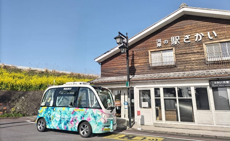 街の新たなシンボルとして、暮らしを支える交通手段として、地域に馴染むBOLDLYイメージ